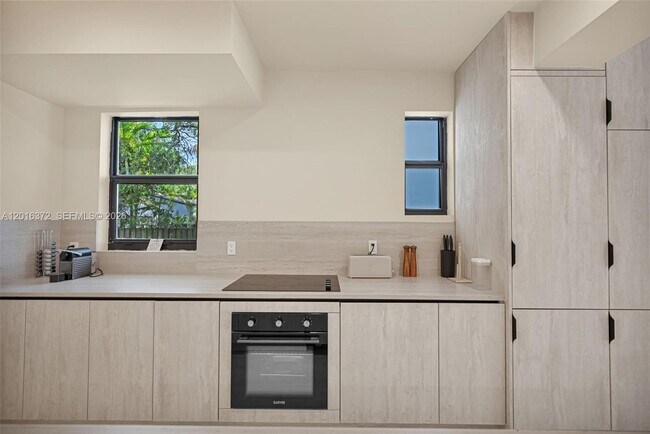 Building Photo - 4721 NW 6th Ave