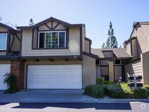 Building Photo - Wonderful 2 bedroom / 2.5 bath Home in Pla...
