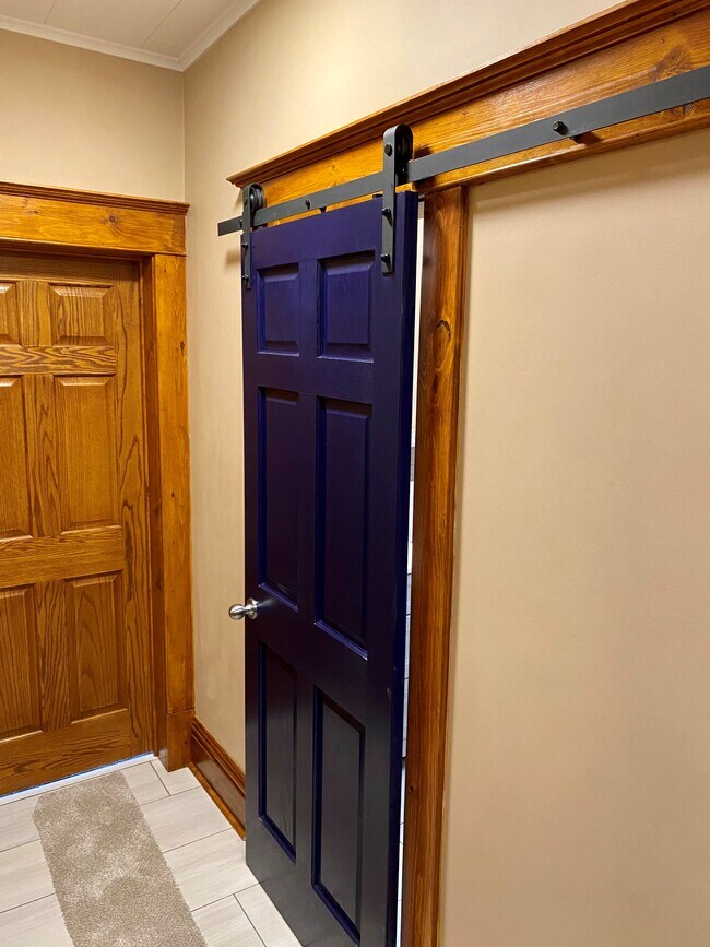 Hallway & Bath - 992 Arcade St