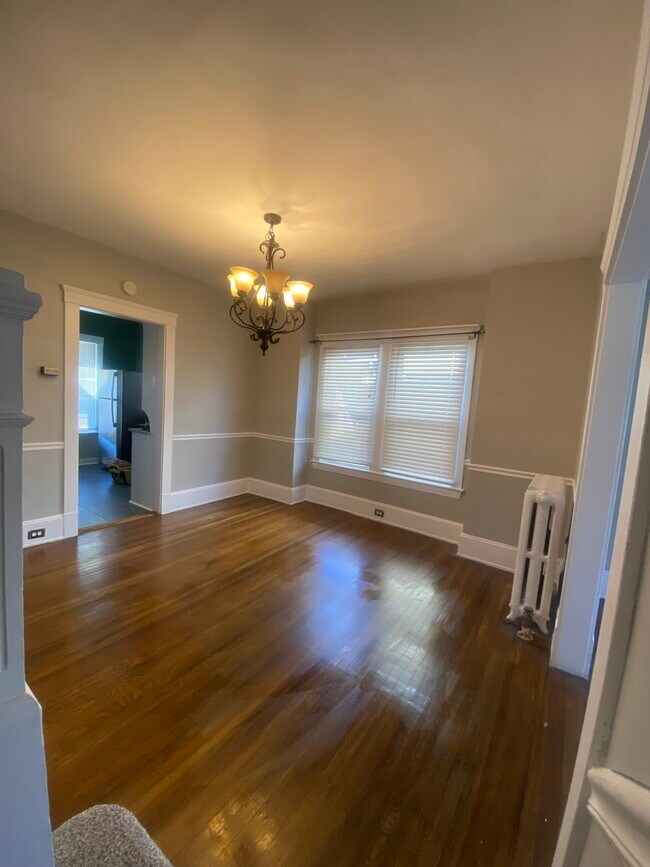 Living Room - 1422 Rosewood Ave