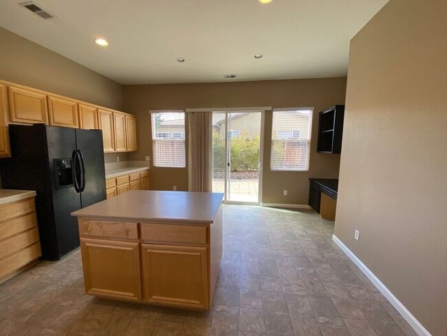 Building Photo - Beautiful 3 Bedroom + 1 FLEX ROOM Single Story House in South Meadows Reno