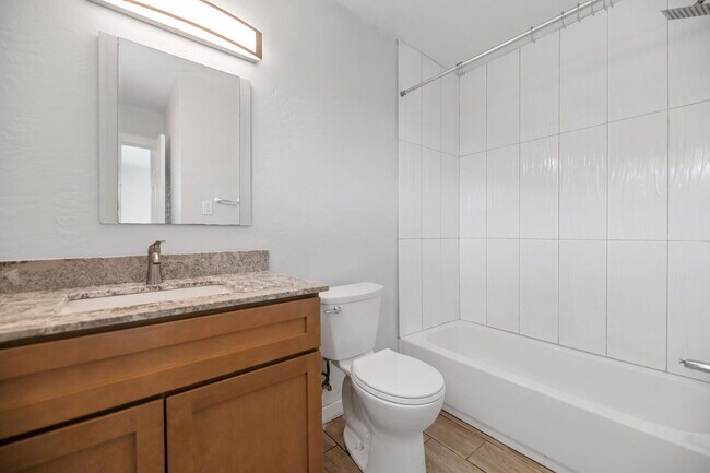 Building Photo - Remodeled 1BR with Private Yard + $250 Gift Card – Move In Today