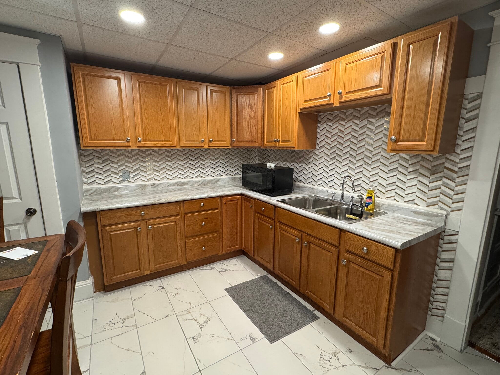 Building Photo - 127 Carver St