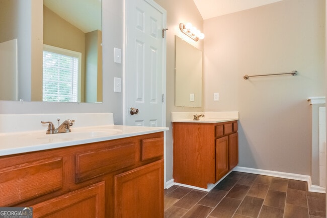 Building Photo - 3917 Leprechaun Ct