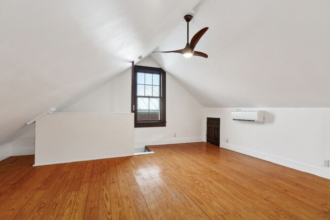 Building Photo - Precious Marigny Cottage! Must See!