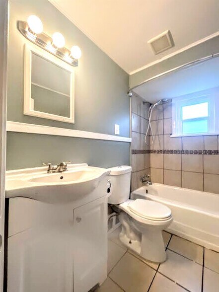 Building Photo - 71 Orchard Dr