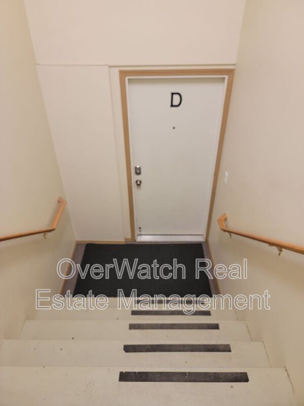 Building Photo - 3405 Oregon Dr