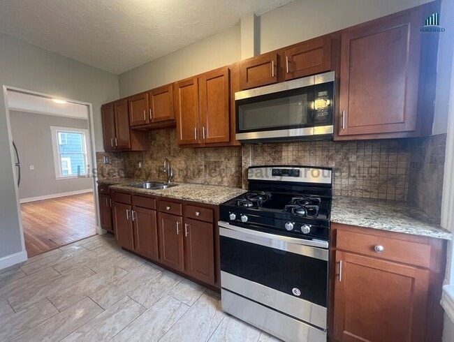 Building Photo - 265 Middle St