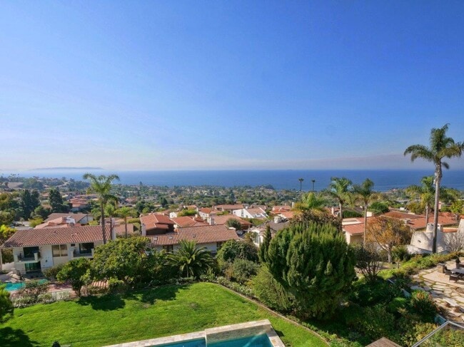 Building Photo - 1356 Vía Romero