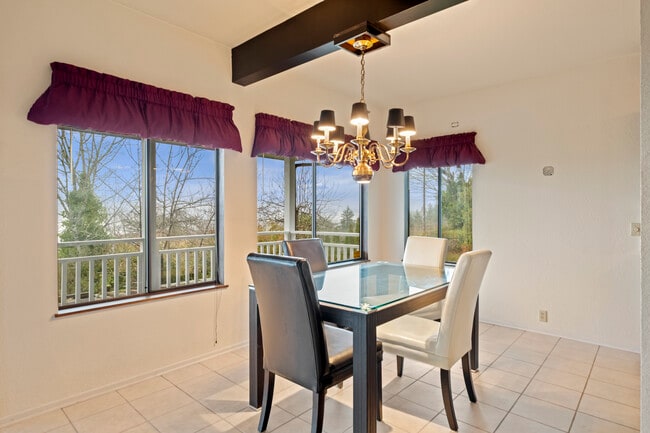 Building Photo - 414 E 32nd St