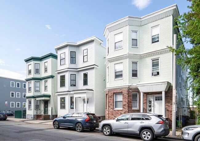 Building Photo - 298 Maverick St