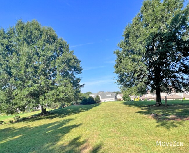 Building Photo - 654 Meadowlark Dr