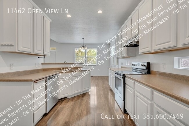 Building Photo - 11462 Open View Ln