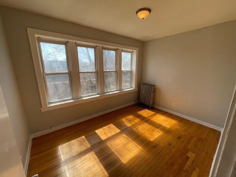 Building Photo - 7931 S Manistee Ave