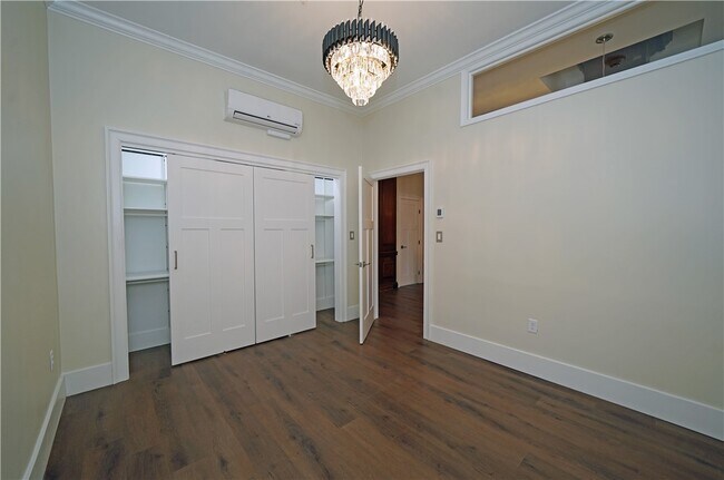 Building Photo - 184 N Main St