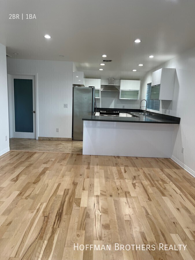 Building Photo - 1148 N Clark St