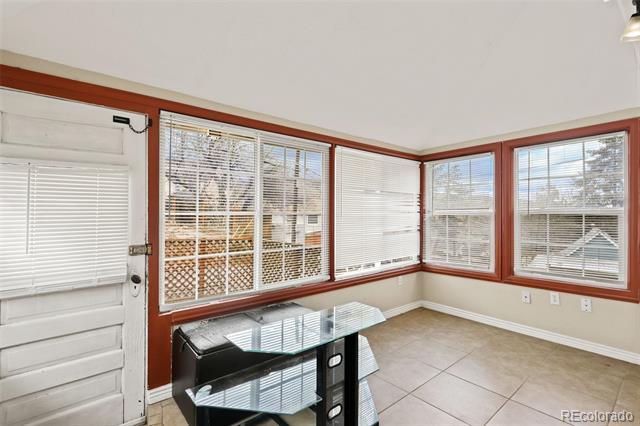 Building Photo - 811 Shoshone Pl