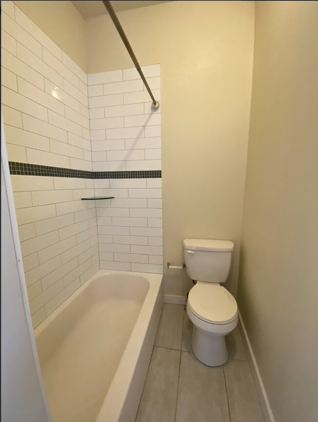 Building Photo - 415 S Broad St