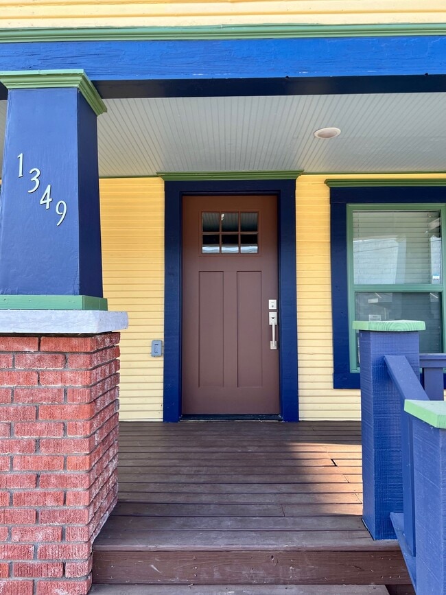 Building Photo - 1347 E Haskell St