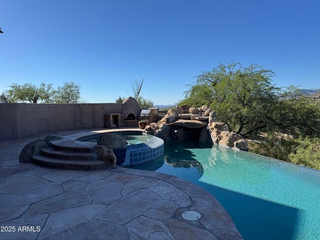 Building Photo - 38211 N Sombrero Rd