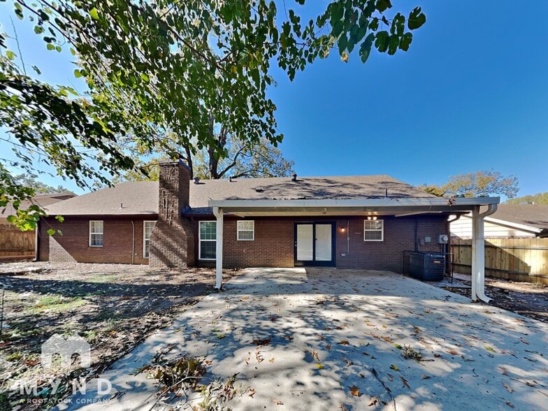 Building Photo - 2010 Adney Gap Dr