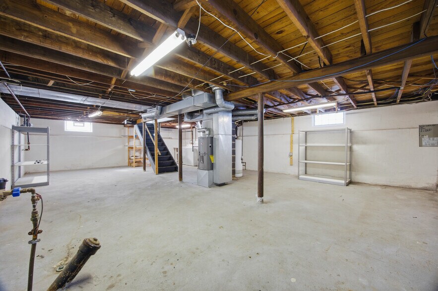 Building Photo - 470 Falstaff Rd