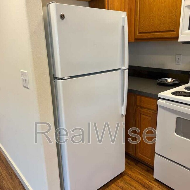 Building Photo - 1214 SW 27th St