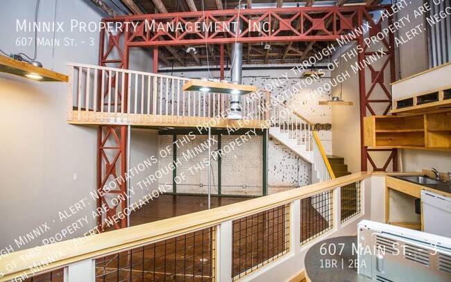 Building Photo - 607 Main St. #03