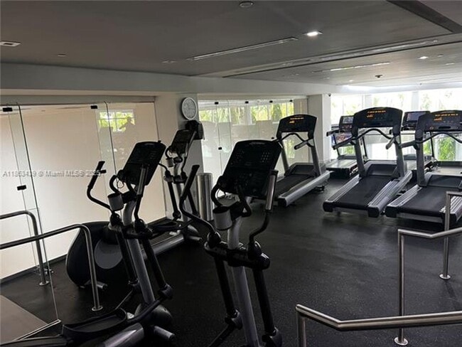 Building Photo - 901 Brickell Key Blvd