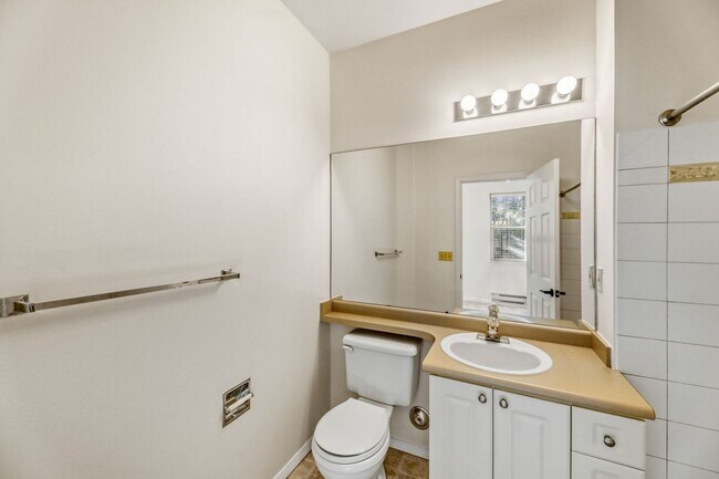 Building Photo - Well-Equipped 2 Bed 2 Bath Sonoma Villero Condo w/ Community Pool, Hot Tub & Exercise Room!