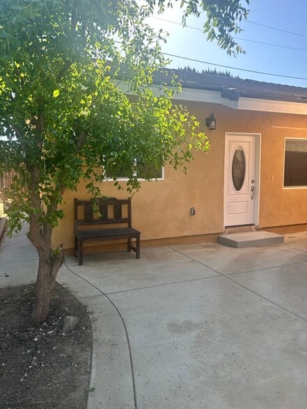 Primary Photo - 1131 Hare Ave