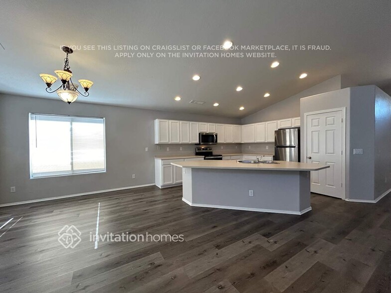 Building Photo - 8524 W Chickasaw St