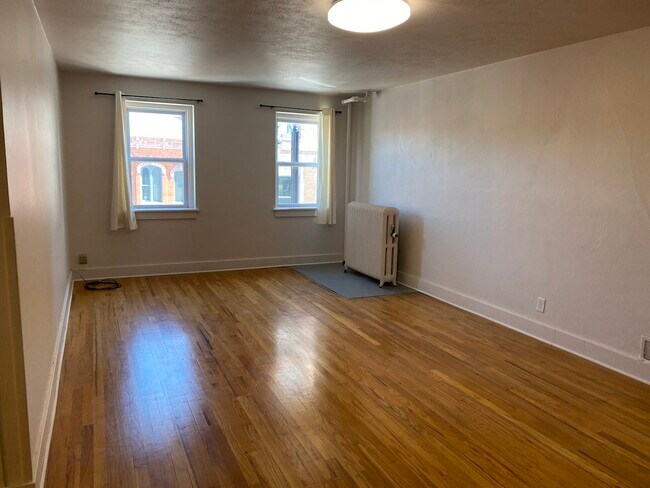Building Photo - 609 St Joseph St