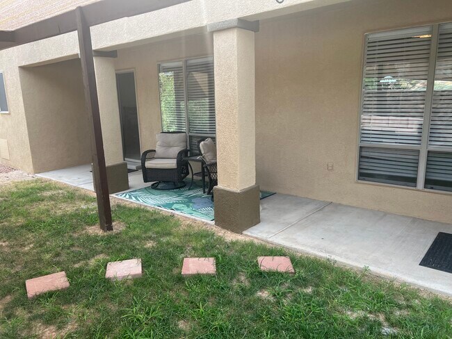 Building Photo - 2902 Quasar Dr