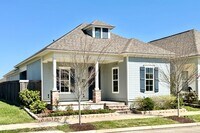 Building Photo - Cottage-Style 3BR Home in Americana