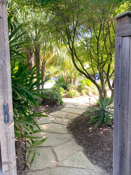 Building Photo - 144 San Rafael Ave