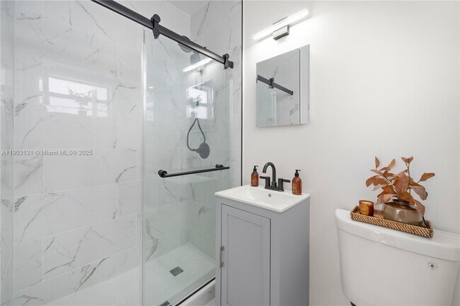 Building Photo - 1271 NE 159th St