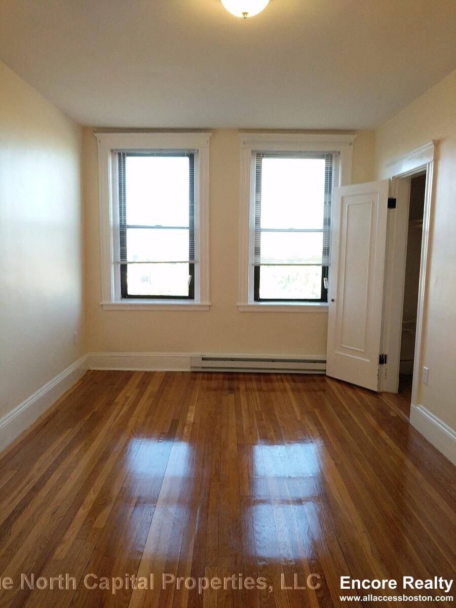 Building Photo - 375 Broadway