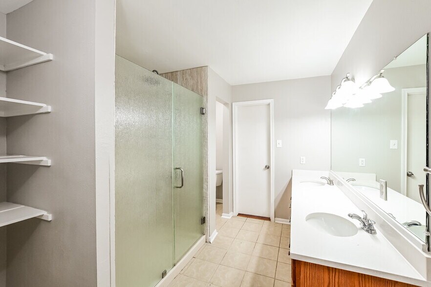 Building Photo - 7457 Parkland Manor Dr