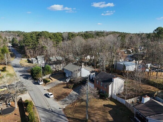 Building Photo - 1479 Millstream Trail NW