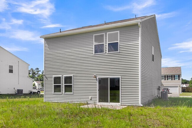 Building Photo - 424 Pender Woods Dr
