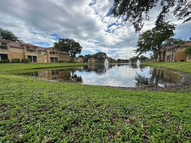 Building Photo - 4863 Via Palm Lakes