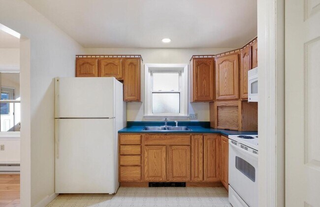 Building Photo - Open House Sat 20th 5 - 6 PM - Please Stop By