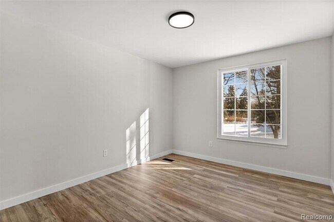 Building Photo - 3715 Ledge Dr