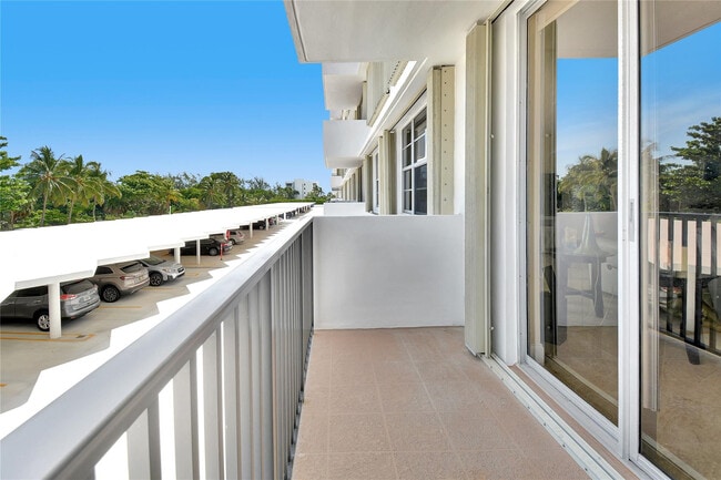 Building Photo - 2121 N Ocean Blvd