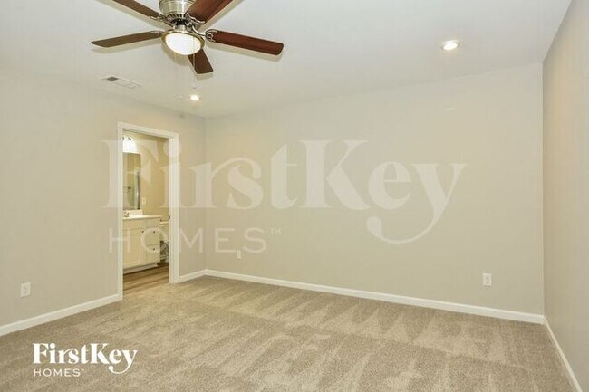 Building Photo - 111 Norwich Ct