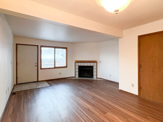 Building Photo - 433 Dailey Ave