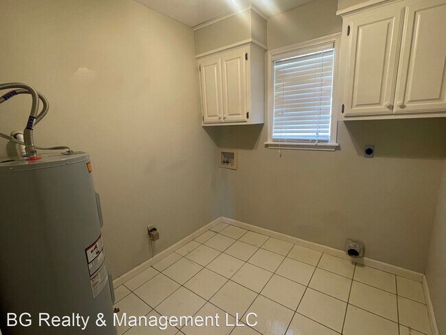 Building Photo - 3 br, 2 bath House - 1310 E Holly Hill Cir