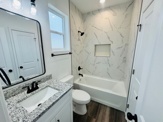 Building Photo - 2817 N Platino Dr