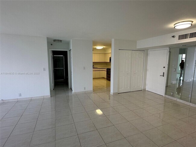 Building Photo - 3530 Mystic Pointe Dr